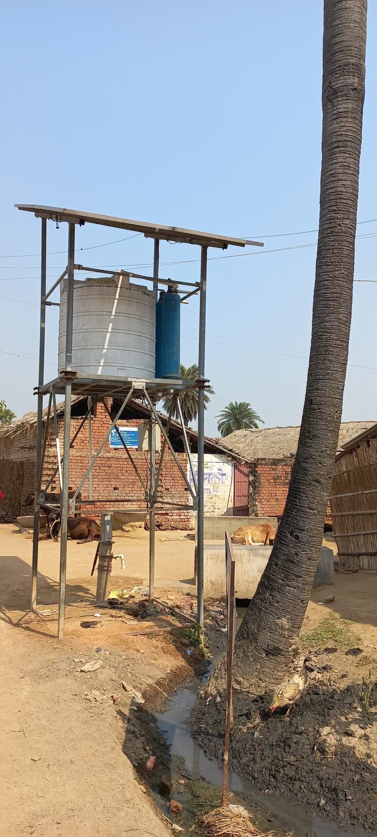 बलबड्डा के छगराहा गांव में पेयजल संकट, सोलर जलमीनार खराब