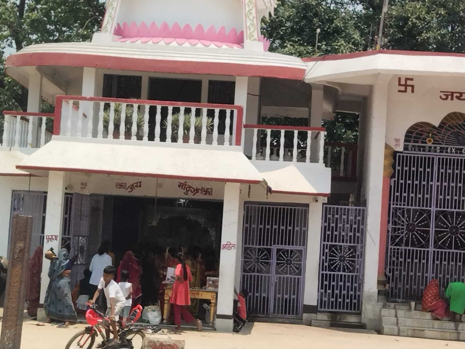 80 वर्षों से कायम है किऊल दुर्गा मंदिर की आस्था, बांग्ला पद्धति की पूजा बन रही आकर्षण का केंद्र