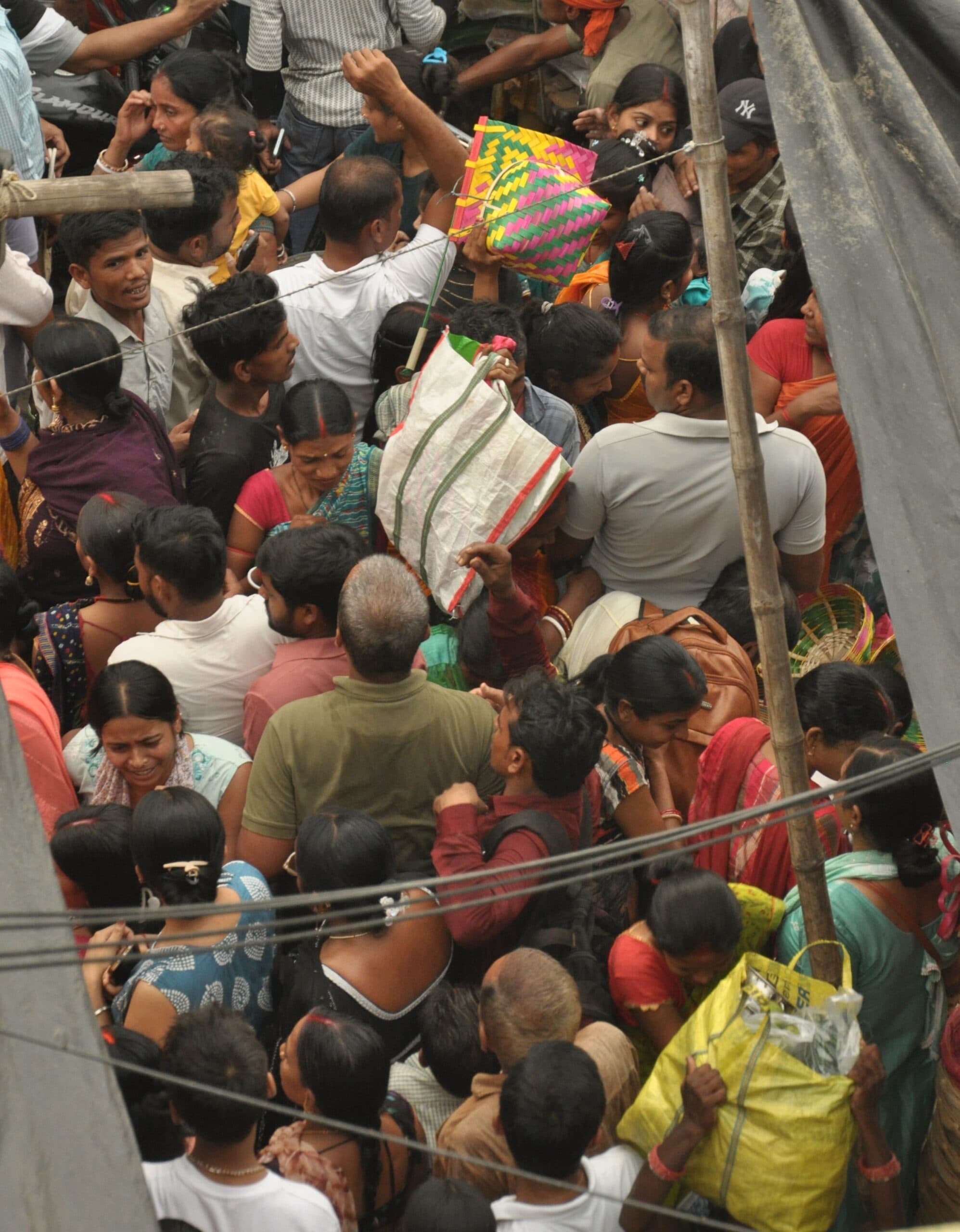 शादी-ब्याह बंद होते ही बाजार में छाया सन्नाटा, सर्राफा कारोबार पर तिहरी मार