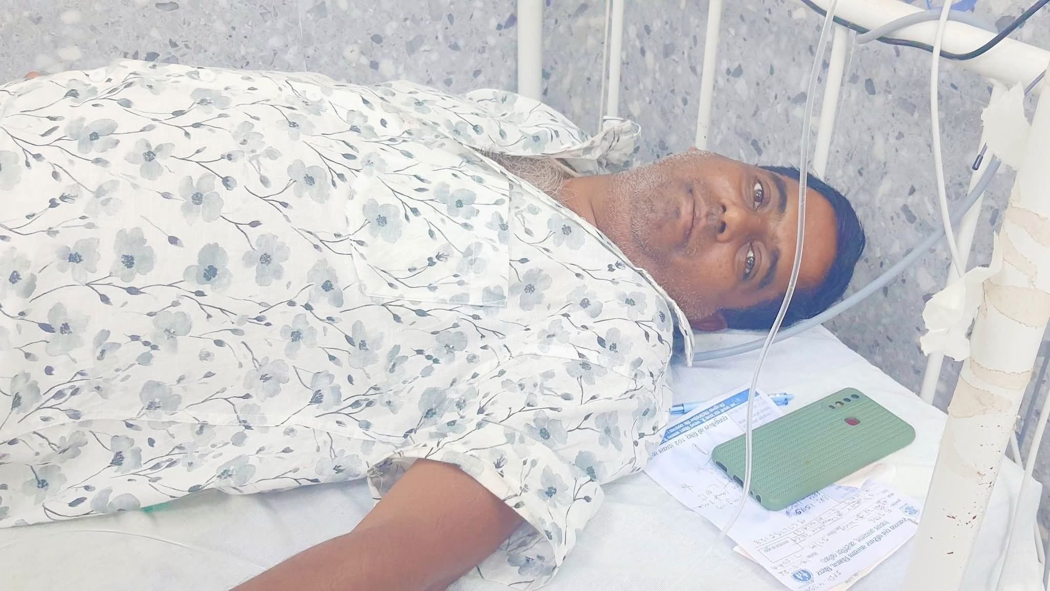 बाइक से सफर के बाद युवक की बिगड़ी तबीयत, अस्पताल में भर्ती