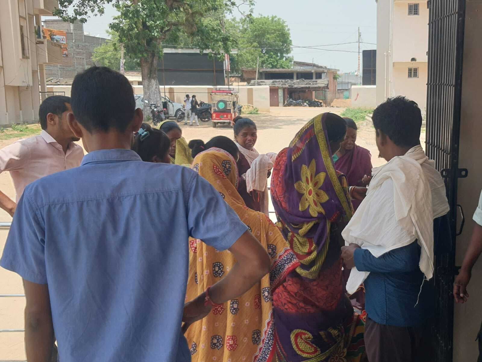 घरेलू विवाद के बाद युवक ने खाया जहरीला पदार्थ, गंभीर हालत में देवघर रेफर
