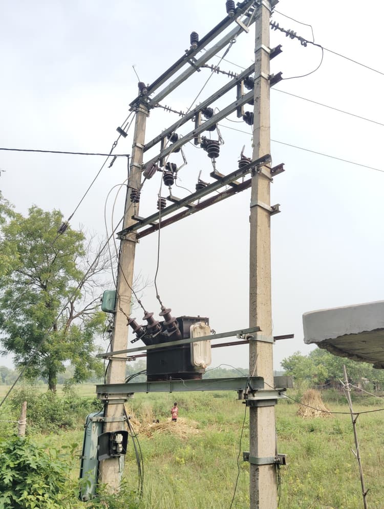 शंभुगंज में जला ट्रांसफार्मर का क्वाइल, सिंचाई ठप होने से किसानों पर फसल बचाने का संकट