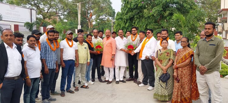 जदयू का बढ़ा जनाधार, दर्जनों युवाओं ने थामा पार्टी का दामन
