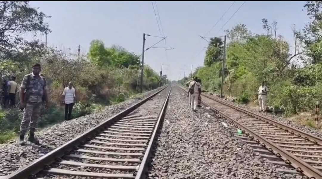 ट्रेन की चपेट में आने से एक महिला की मौत