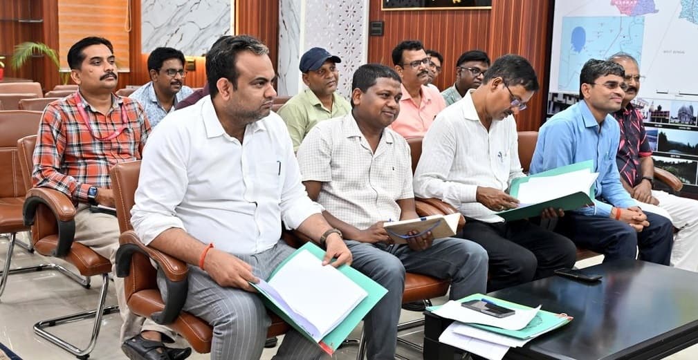 Bokaro News : वरीय अधिकारी एक पंचायत और विद्यालय लेंगे गोद