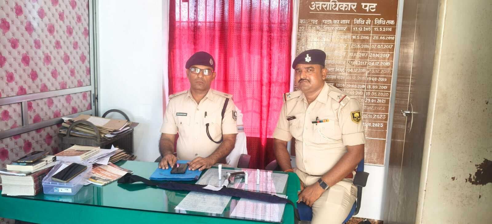 एसटीएफ व पुलिस की संयुक्त कार्रवाई में आर्म्स एक्ट का फरार आरोपित गिरफ्तार, घर से कट्टा और कारतूस बरामद