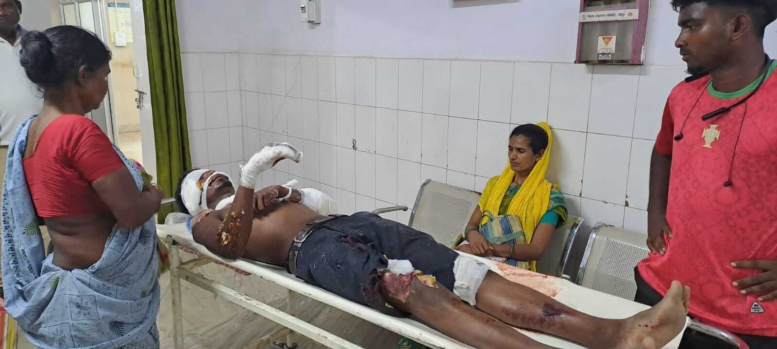 ऑटो पलटने से एक गंभीर रूप से जख्मी, दो अन्य घायल