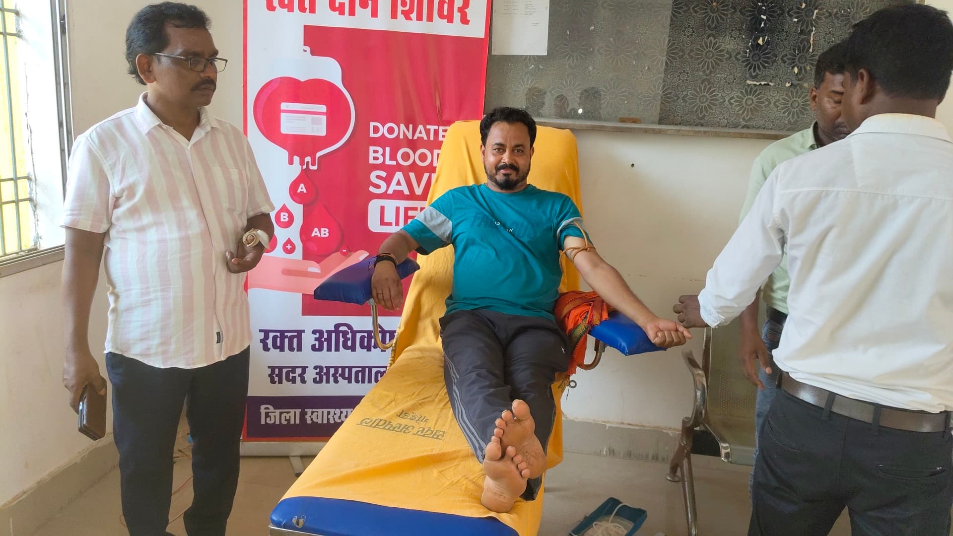 पोड़ैयाहाट में डीसी के निर्देश पर आयोजित हुआ रक्तदान शिविर