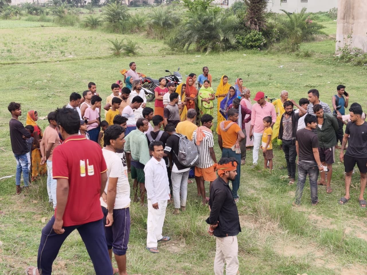 गोड्डा-हंसडीहा रेल खंड पर ट्रेन से गिरा युवक, गंभीर रूप से घायल