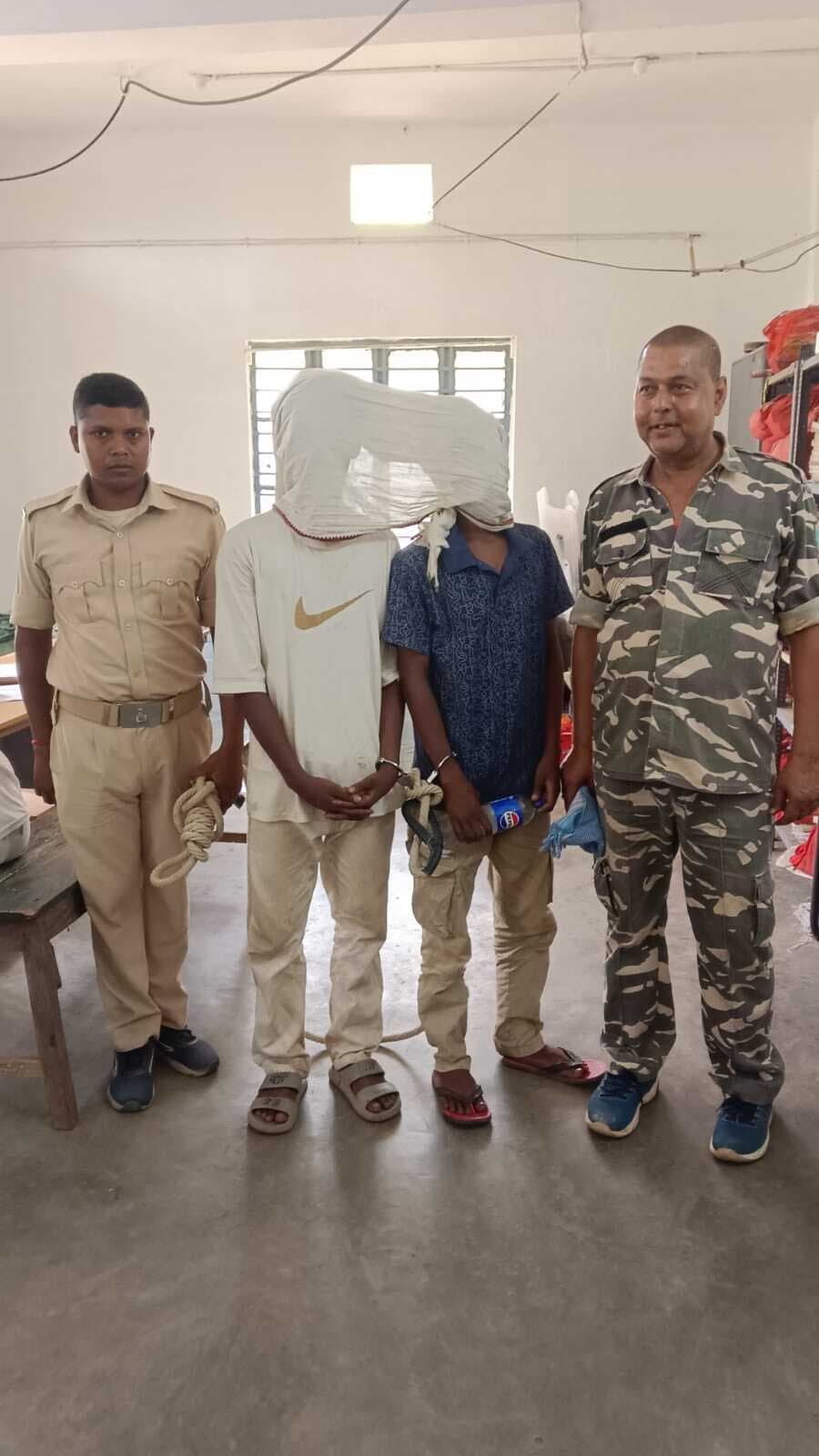 पोड़ैयाहाट में बैट्री चोरी के दो आरोपी गिरफ्तार, भेजा गया जेल