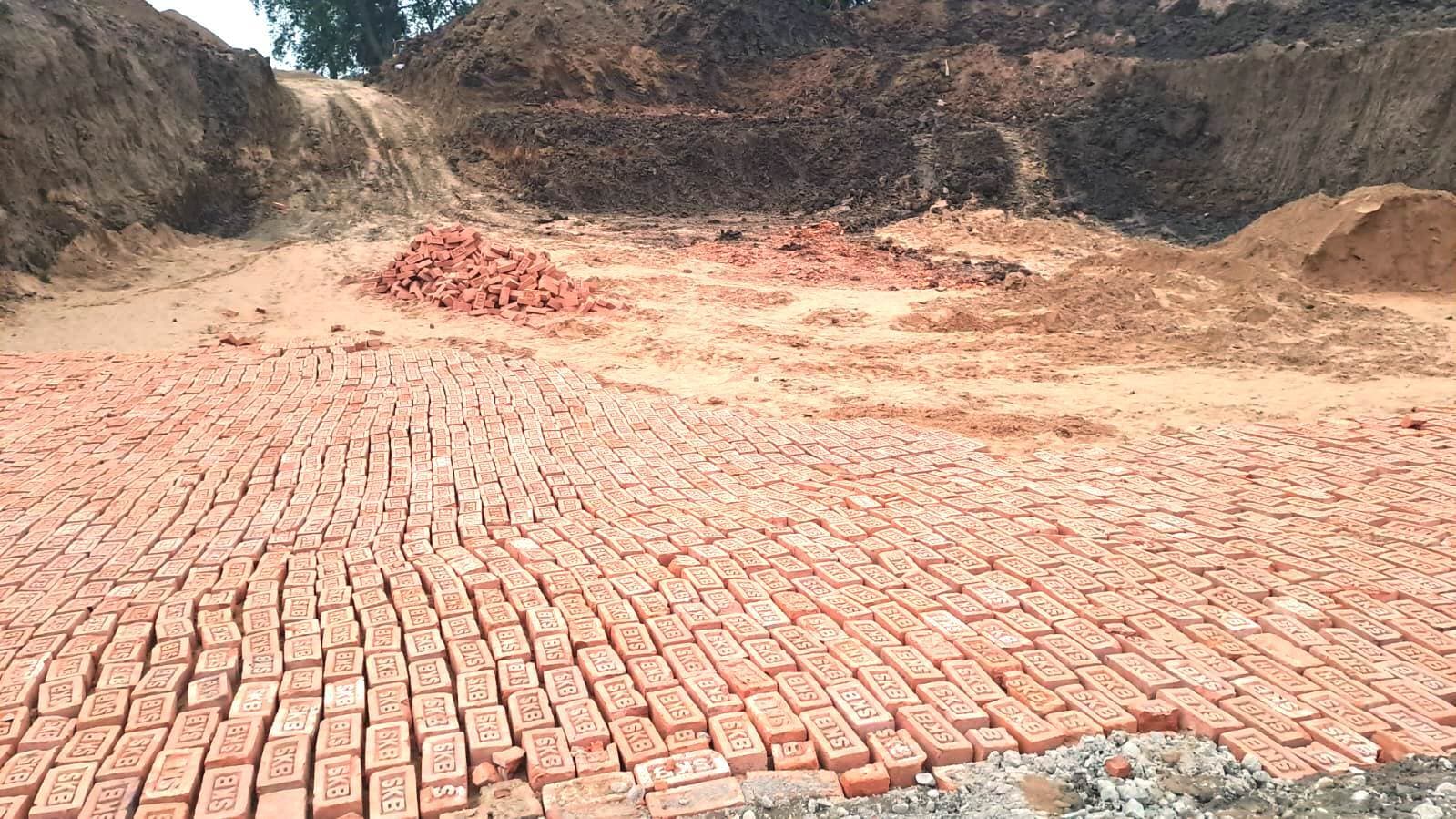 Bhagalpur news घटिया सामग्री को लेकर से रुका बियर निर्माण का कार्य
