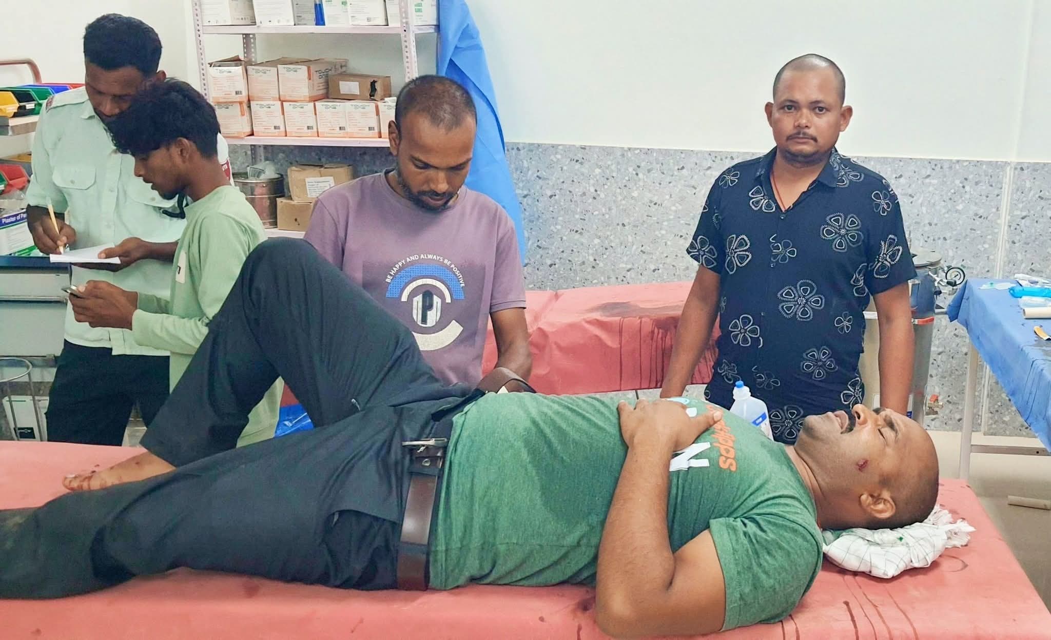 उदयपुरा मोड़ पर दो बाइकों की सीधी टक्कर में चार घायल