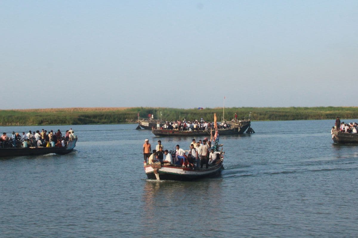 नाव से अचानक गंगा में कूदा युवक, SDRF-NDRF की सर्चिंग जारी