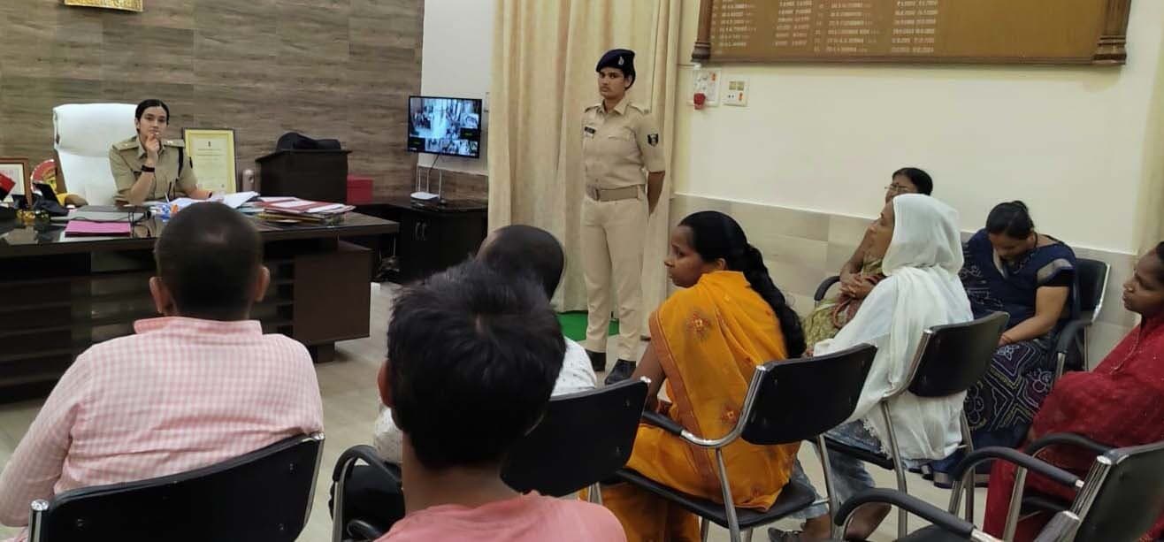 एसपी ने सुनीं फरियादियों की समस्याएं, दिया त्वरित निष्पादन का निर्देश