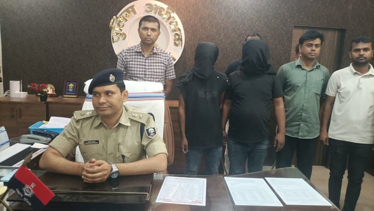 800 ग्राम हेरोइन बरामद, बाइक व मोबाइल सहित दो युवक गिरफ्तार