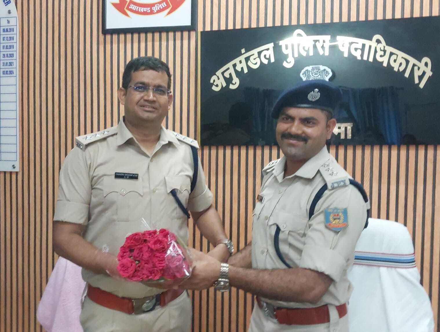 महागामा में नये एसडीपीओ वरुण रजक ने संभाला पदभार