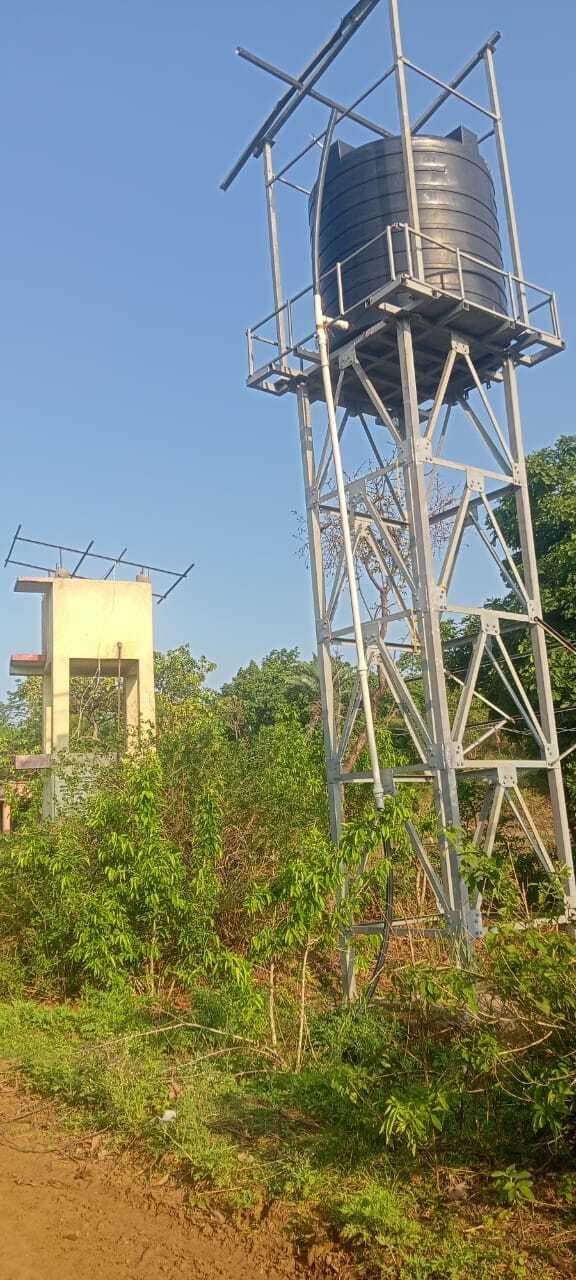 सुदूर पहाड़ी क्षेत्र के 200 निवासी कर रहे हैं पानी के लिए कड़ी मेहनत