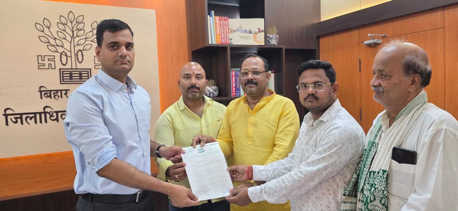 नल-जल योजना व ड्रेनेज निर्माण में जदयू नेताओं ने लगाया अनियमितता का आरोप
