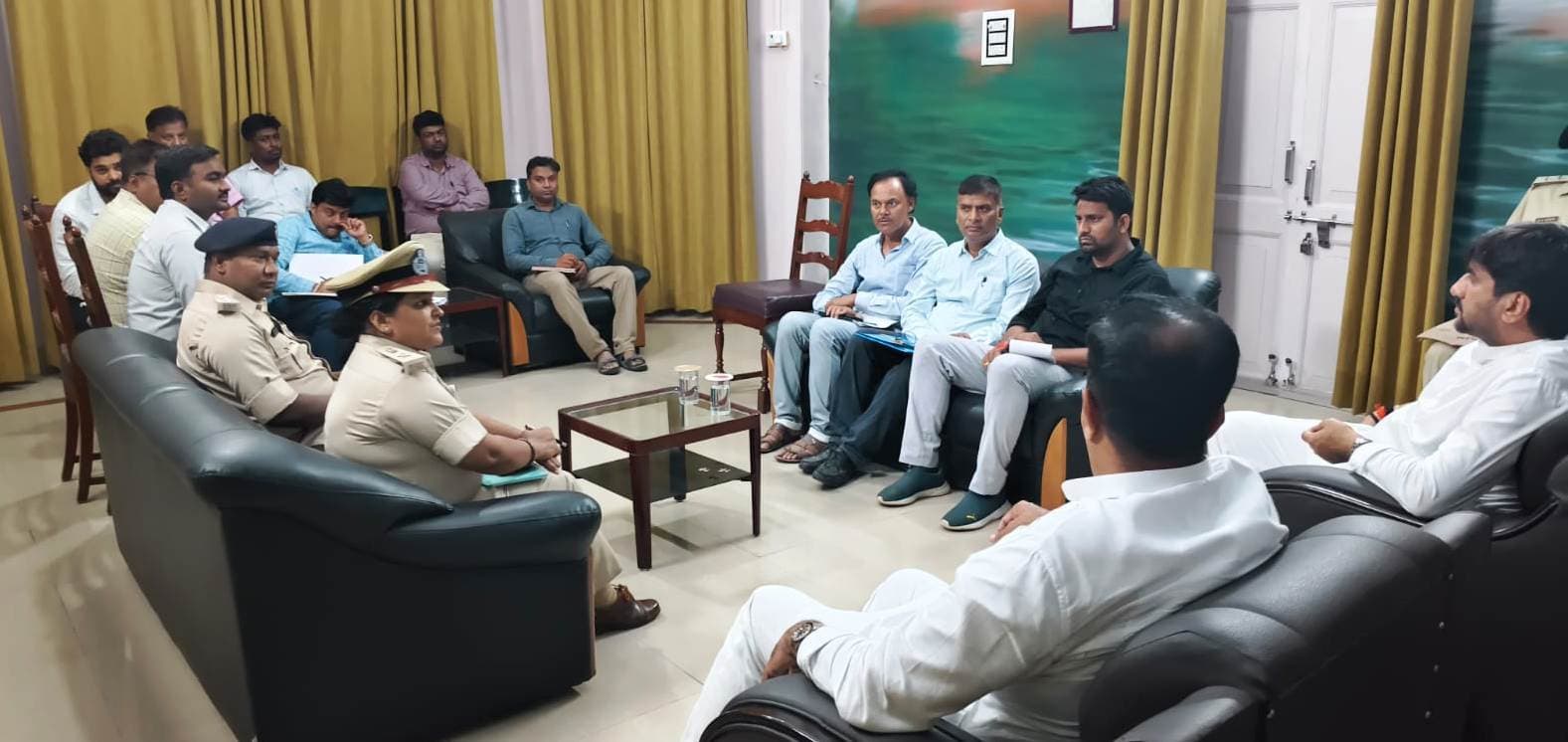 विधान परिषद की समिति ने की मंडल कारा में बंदियों को मिलने वाली सुविधाओं का निरीक्षण