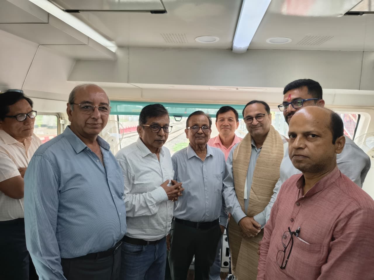 अररिया-गलगलिया रेलखंड का जीएम ने किया निरीक्षण
