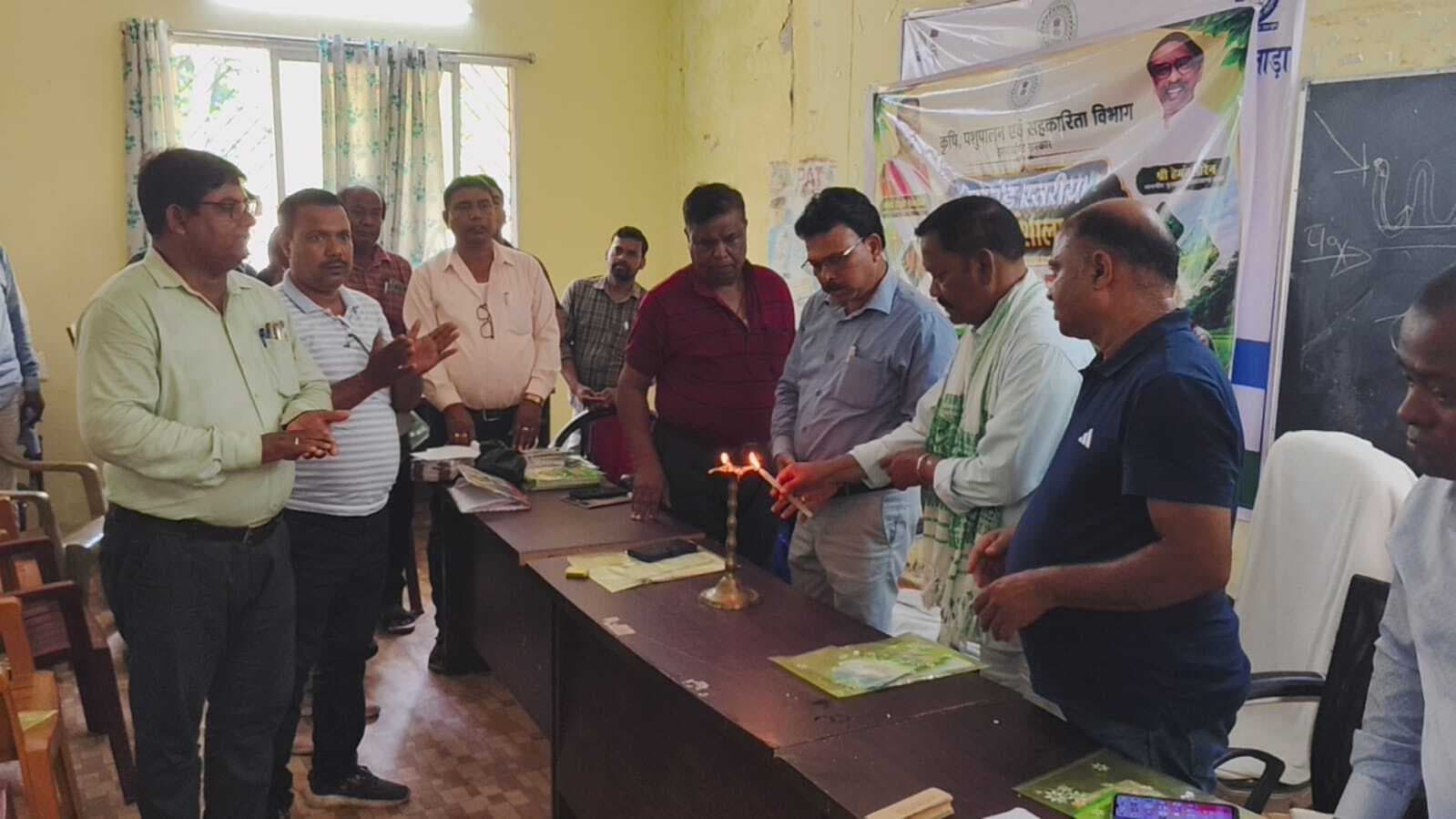 वैज्ञानिक तरीके से खेती करें किसान : बीडीओ