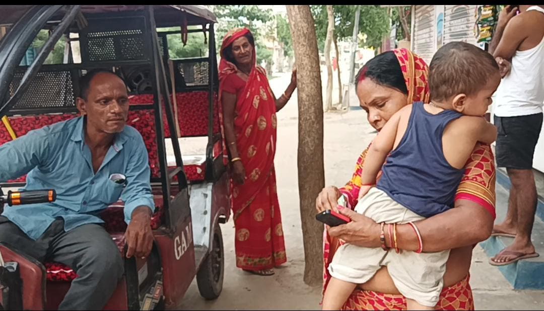 ई-रिक्शा चालक की ईमानदारी बनी मिसाल