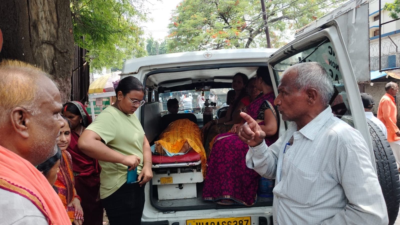Giridih News :सदर अस्पताल में भर्ती महिला को खून की थी जरूरत, डोनेट करने के बाद भी 24 घंटे टहलाते रहे ब्लड बैंक के कर्मी, अंतत: तोड़ा दम