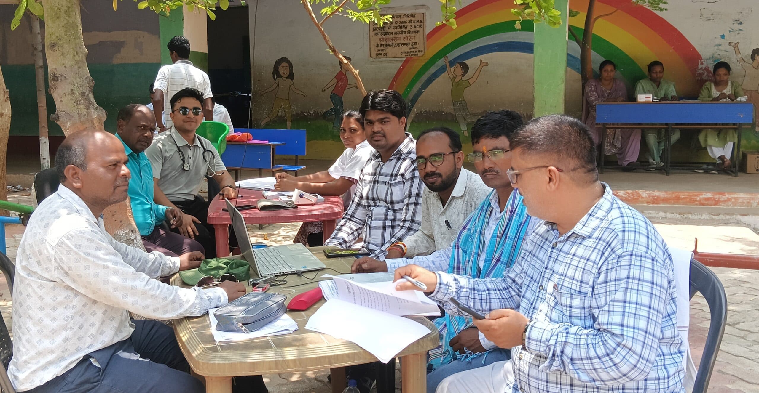 Giridih News :फ्लॉप साबित हो रहा है ग्राम उत्कर्ष कैंप