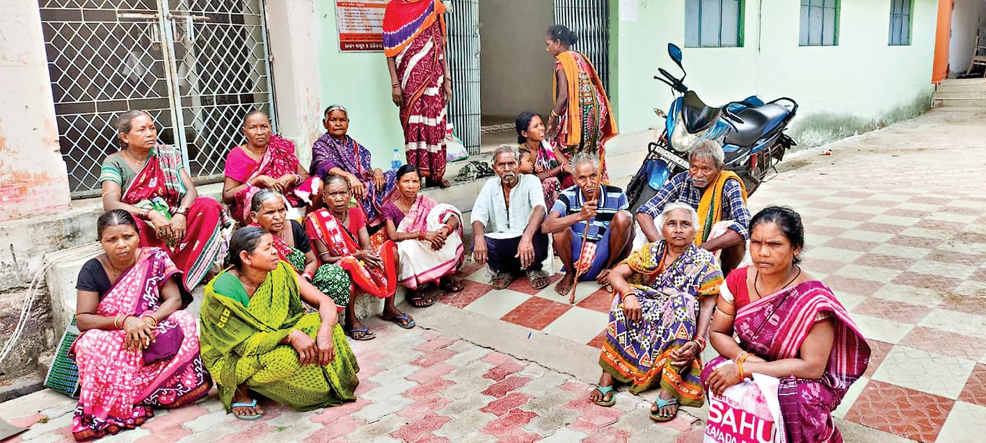 Sambalpur News: दो महीने से नहीं मिल रही पेंशन, बामड़ा ब्लॉक कार्यालय से निराश लौट रहे लाभार्थी