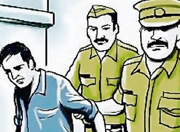 लैलख स्टेशन के पास हथियार के साथ जुटे अपराधी, जीआरपी ने दबोचा
