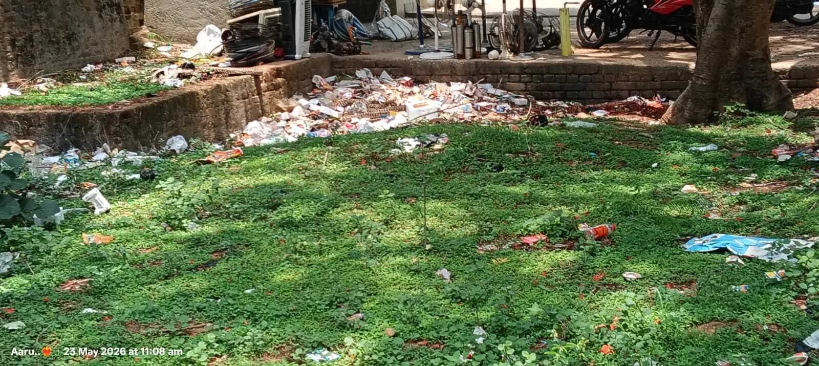 चांदन में स्वच्छता अभियान की खुली पोल, सड़क किनारे लगा है कचरे का ढेर