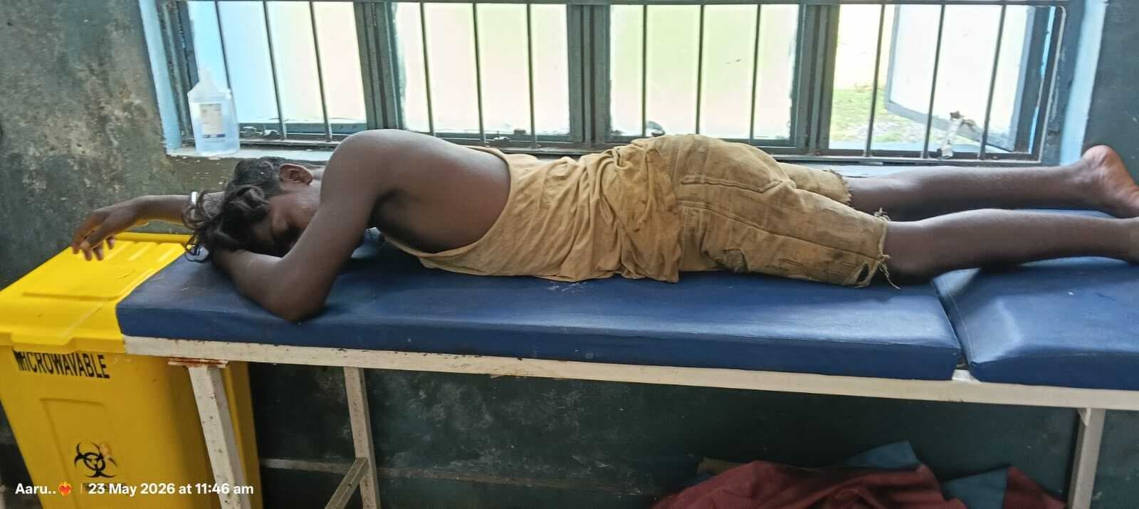 लटक रहे हाइटेंशन बिजली तार के करंट से बोरिंग गाड़ी का मजदूर झुलसा
