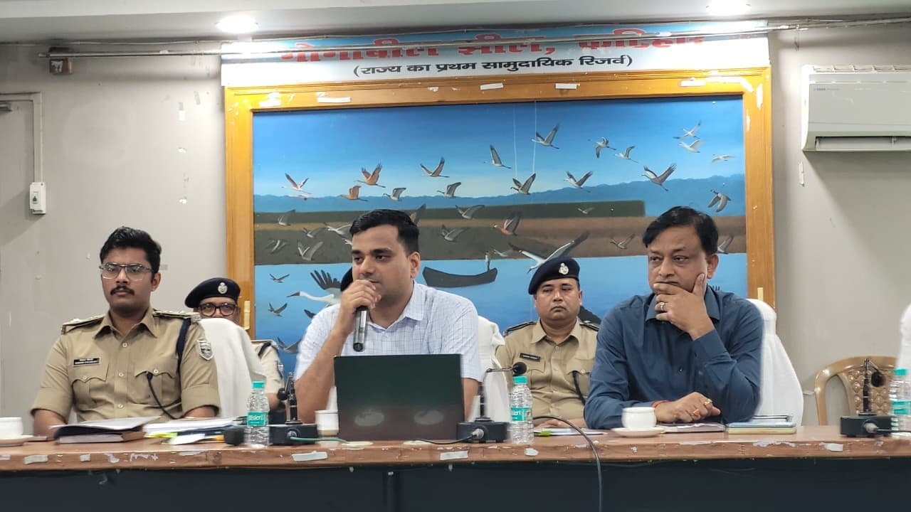शांतिपूर्ण व आपसी सौहार्द के साथ मनाया जायेगा ईद-उल-जोहा का पर्व: डीएम