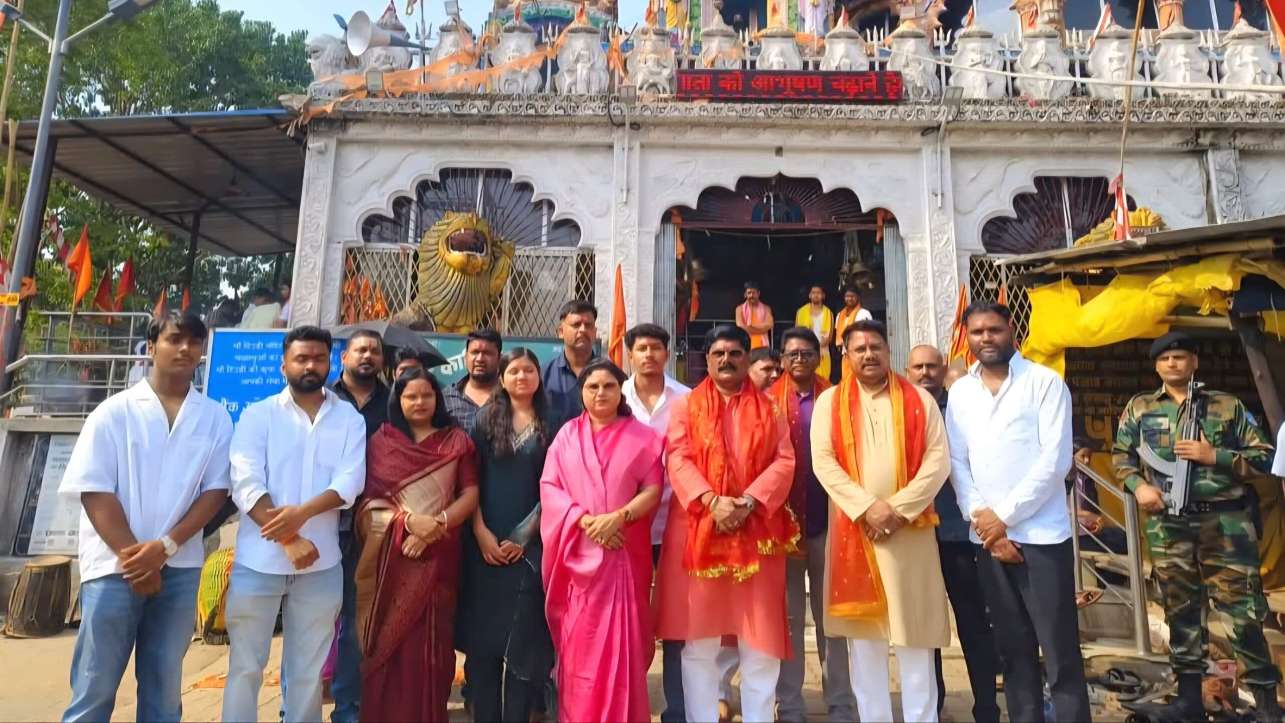 दिऊड़ी मंदिर पहुंचे मंत्री योगेंद्र प्रसाद व विधायक विकास मुंडा