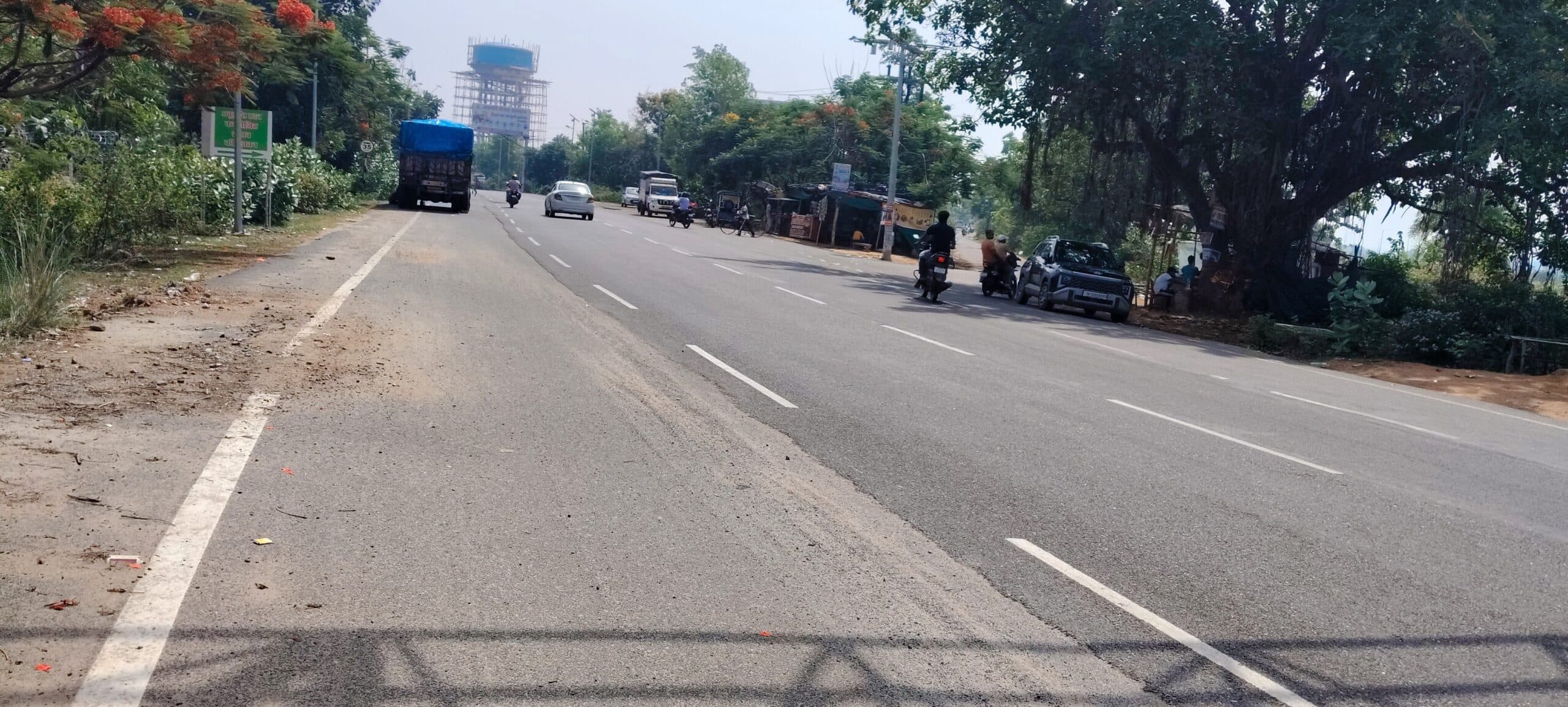शंकरपुर मोड़ पर स्पीड ब्रेकर व संकेतक लगाने की मांग