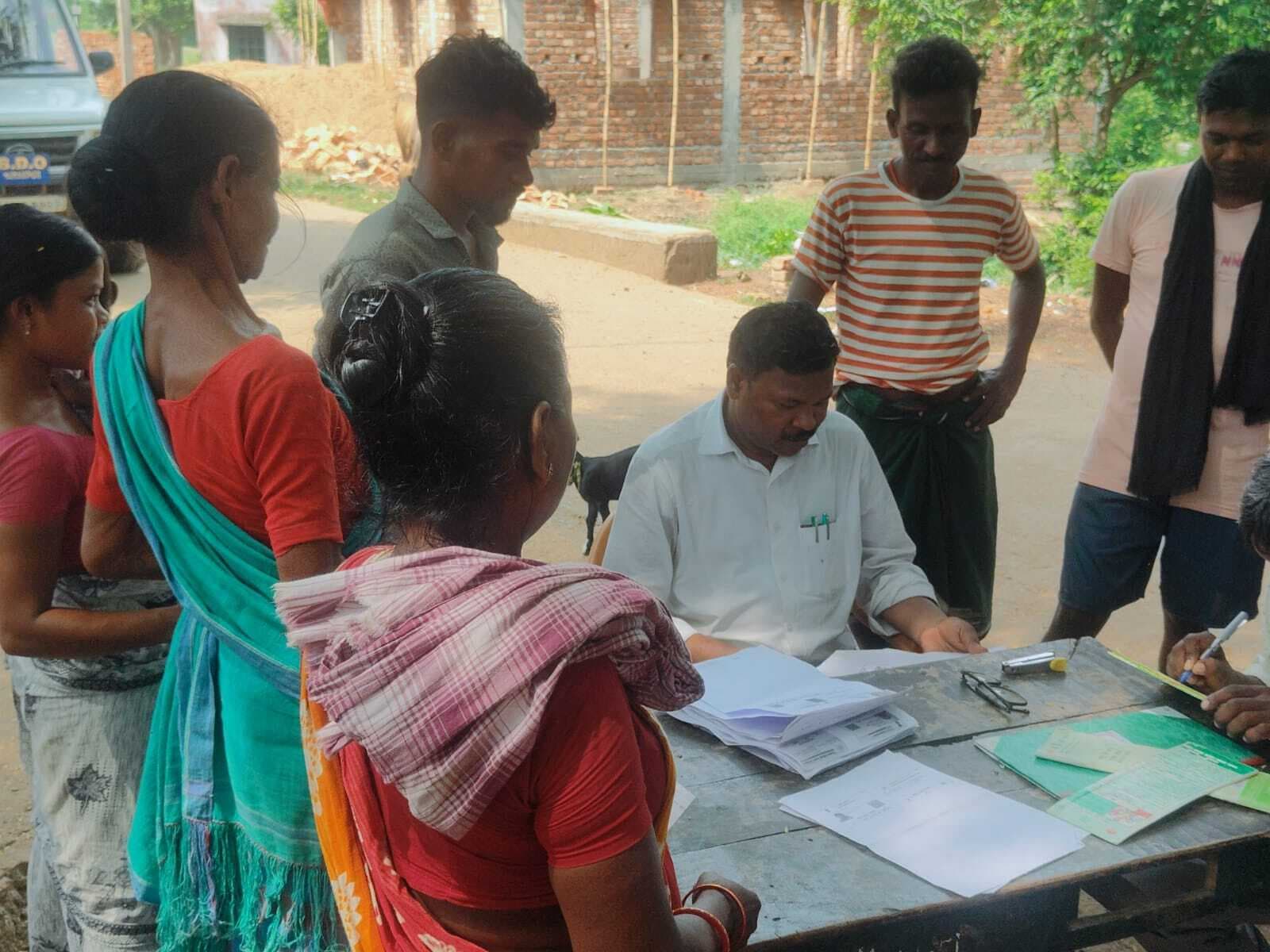 "सबसे दूर सबसे पहले " अभियान से गांव में राहत मिली