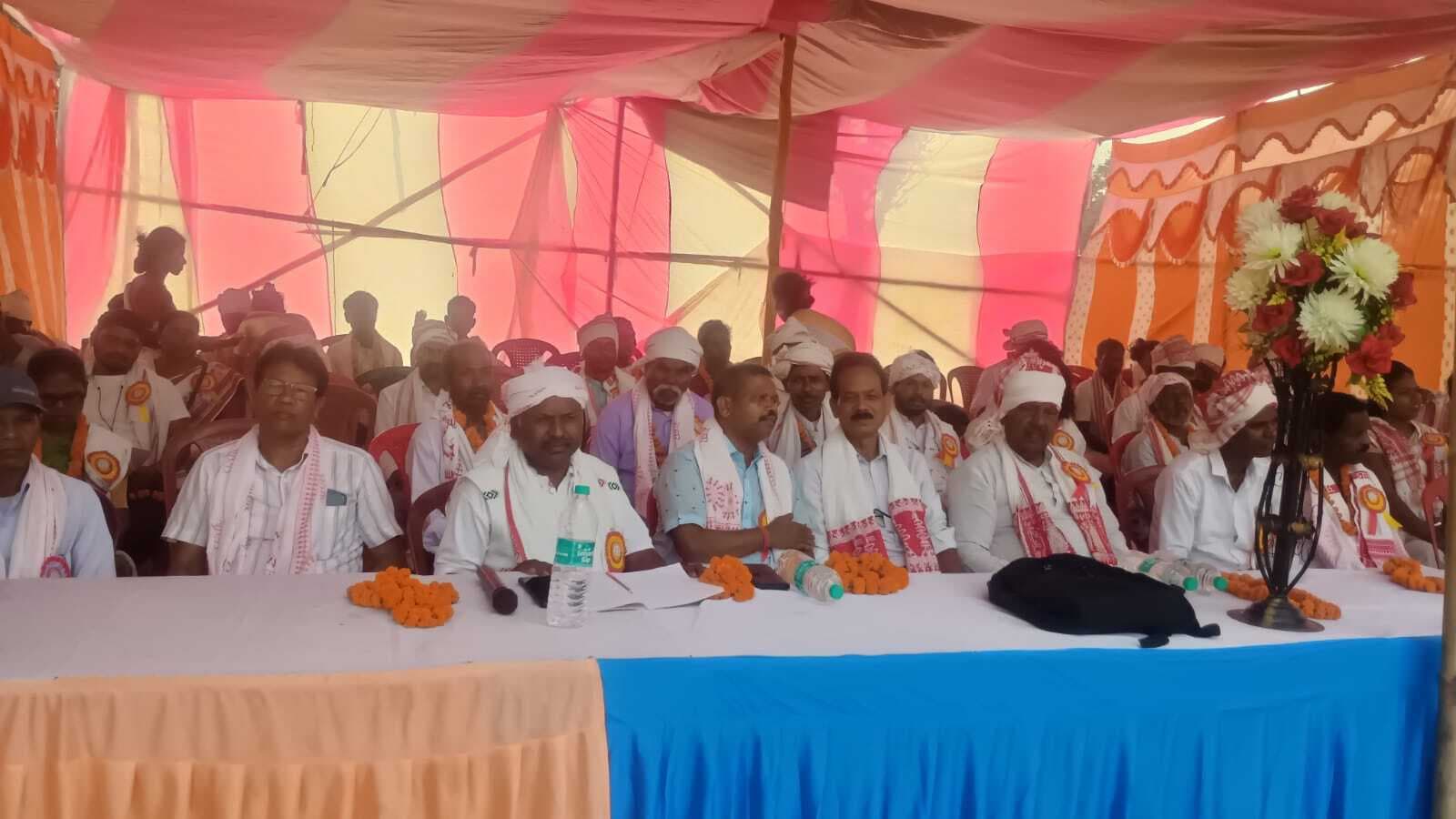 क्रांति व शांति दोनों का प्रतीक है सरना झंडा