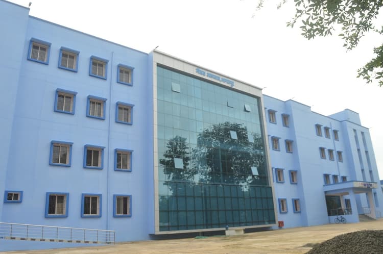 भागलपुर में हीट वेव का कहर : मरीजों की बढ़ी संख्या, चक्कर खाकर गिर रहे लोग