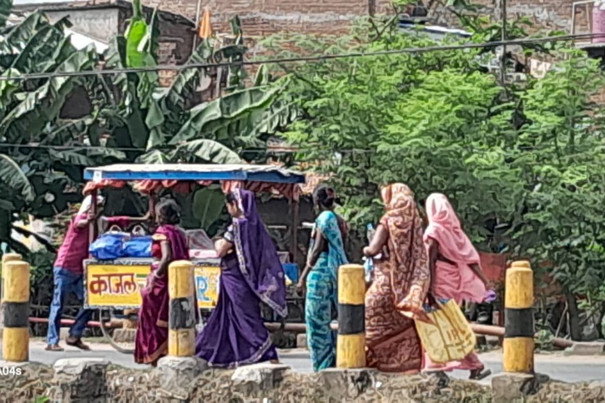 आसमान से बरस रही आग, पंजवारा में तपती सड़कों पर चल रहे लोग