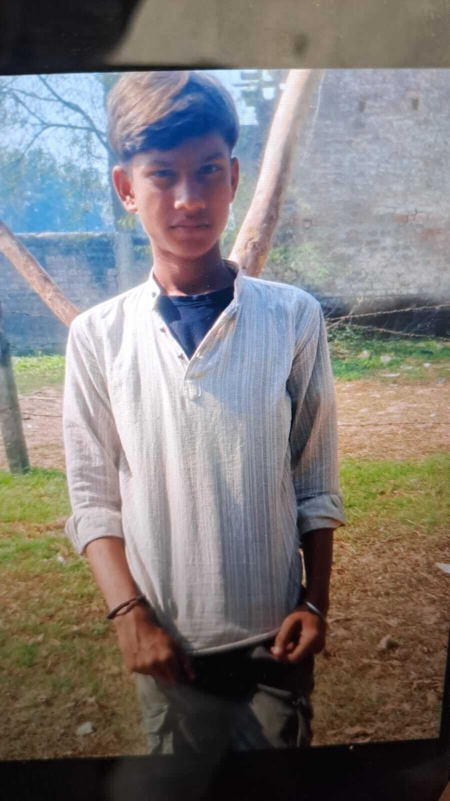 पाइलिंग को लेकर खोदे गये गड्ढे में गिरा किशोर, मिट्टी में दबकर हो गई मौत