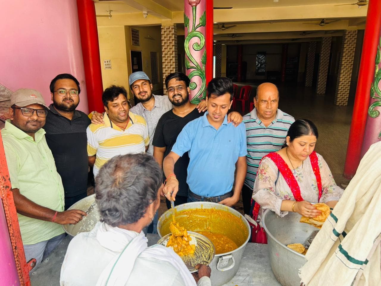 मारवाड़ी युवा मंच ने नारायण भोज का किया आयोजन