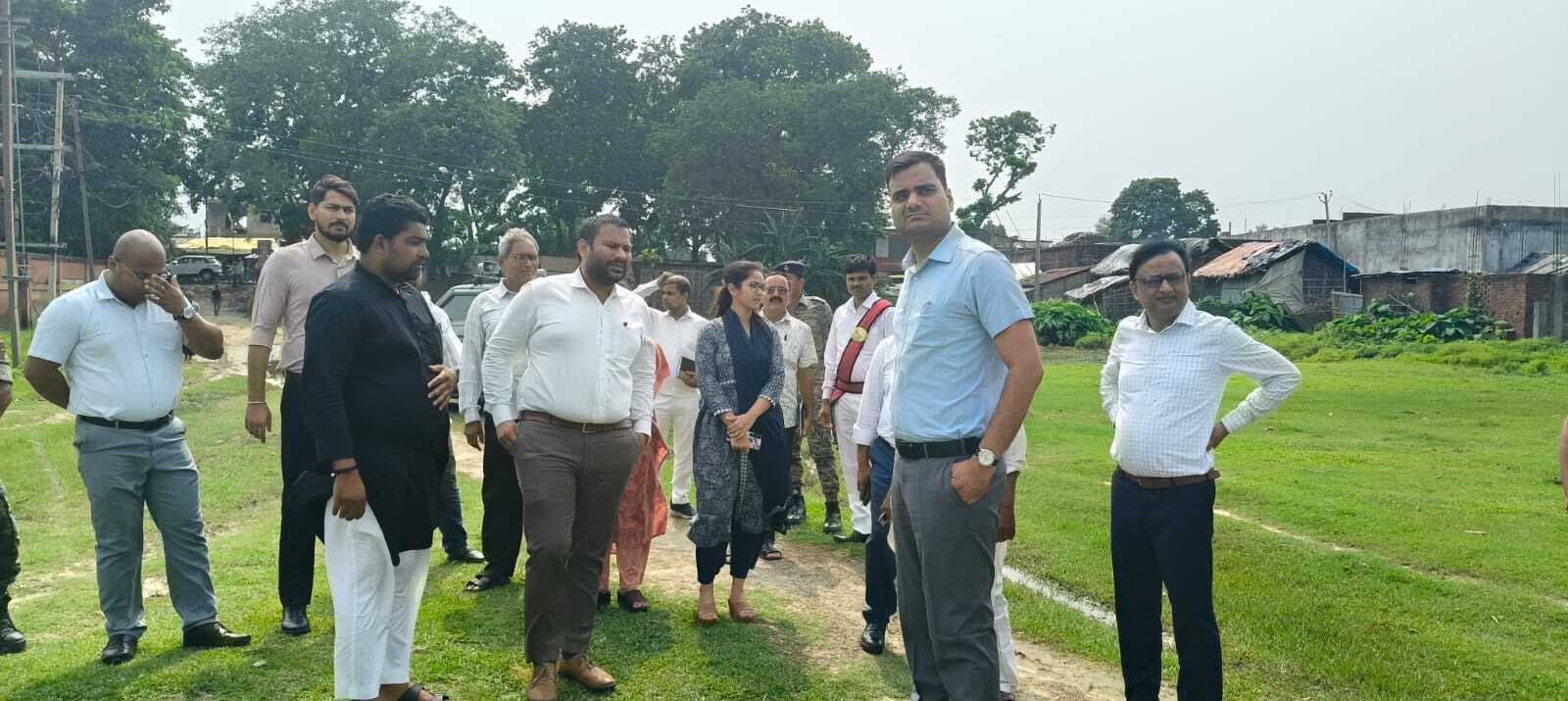 सहायता शिविर आयोजन स्थल का डीएम ने किया निरीक्षण