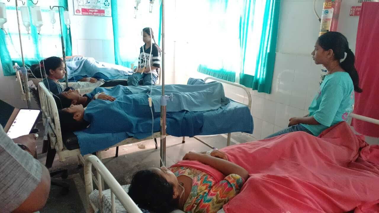 आवासीय विद्यालय में गर्मी से सात छात्राएं हुई बेहोश