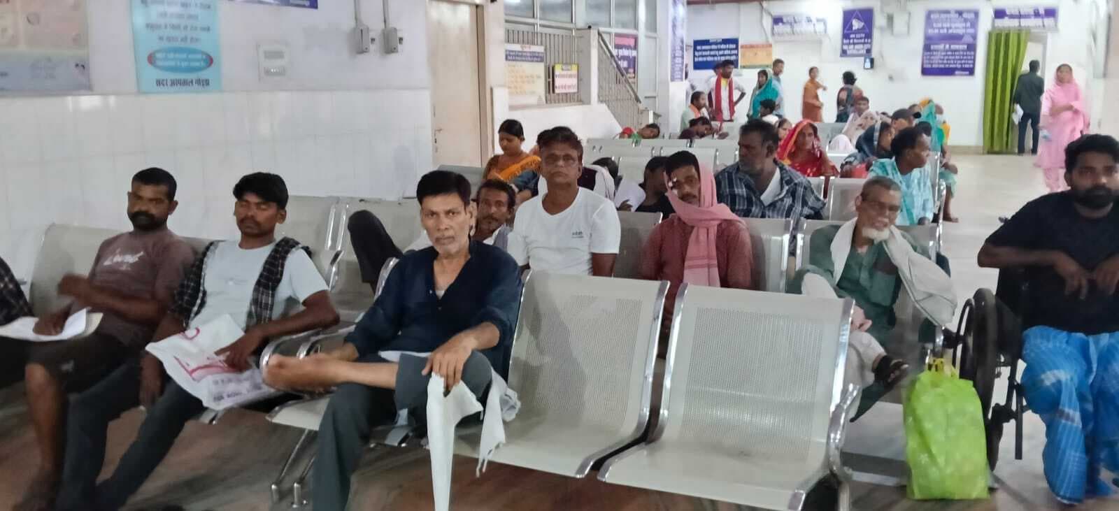 भीषण गर्मी से गोड्डा में जनजीवन प्रभावित, अस्पतालों में बढ़े मरीज
