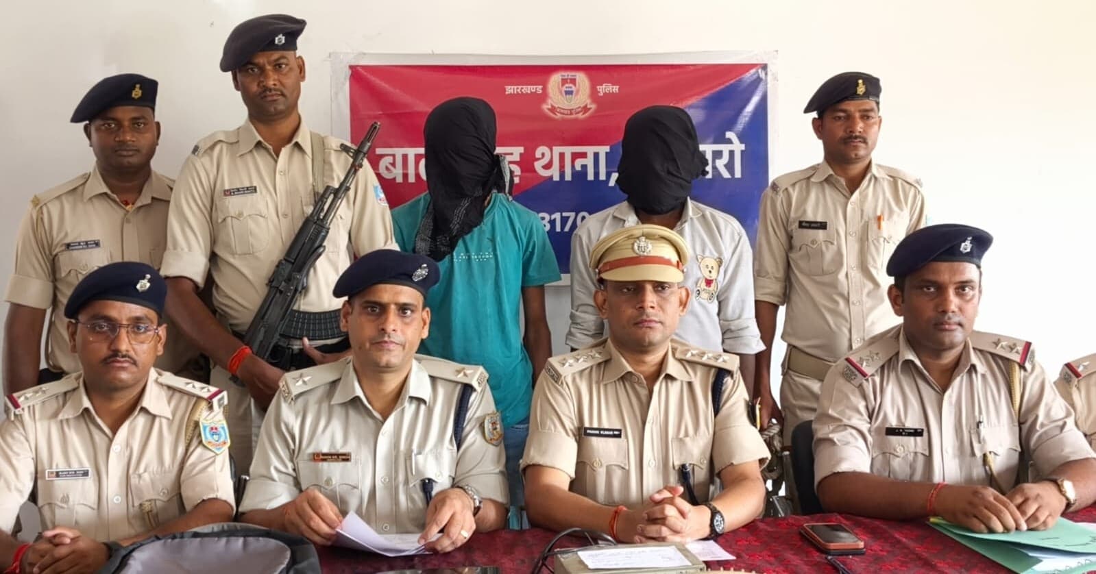 Bokaro News : चोरी के 12 घंटे के अंदर दो आरोपी गिरफ्तार, सभी सामान बरामद