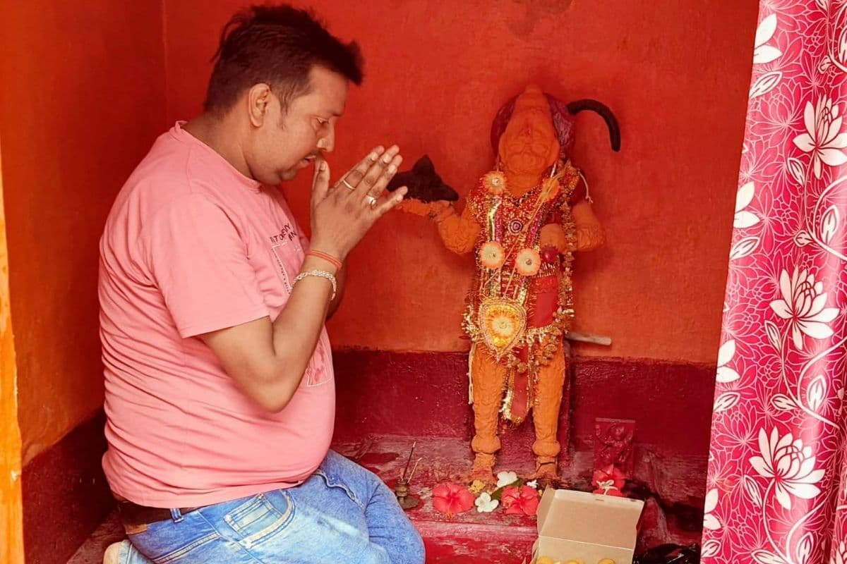 शुभ मंगलवार पर बजरंगबली मंदिरों में उमड़ी श्रद्धा, हनुमान चालीसा पाठ से गूंजा माहौल