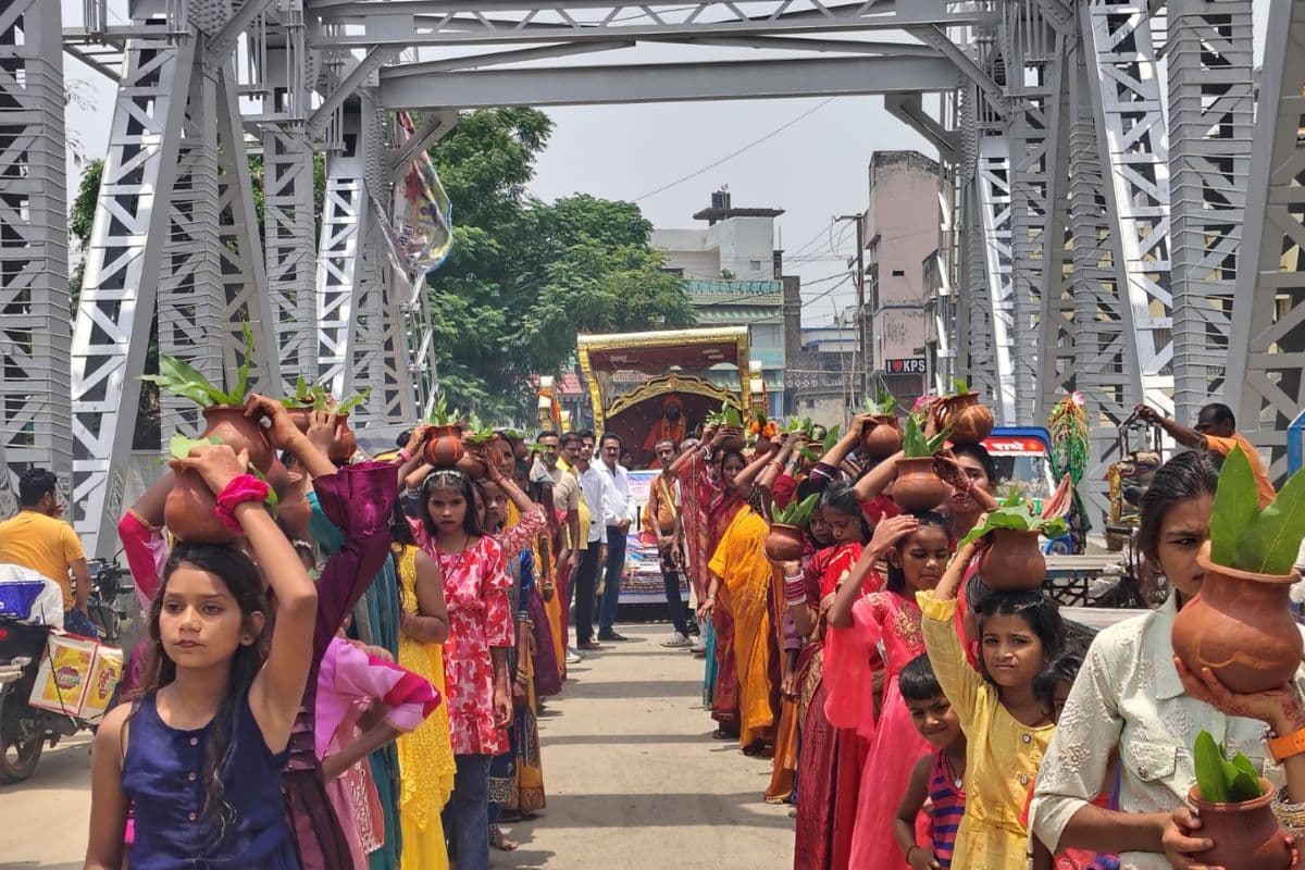 कहगलगांव में सैकड़ों महिलाओं ने निकाली भव्य कलशयात्रा, भक्तिमय हुआ माहौल