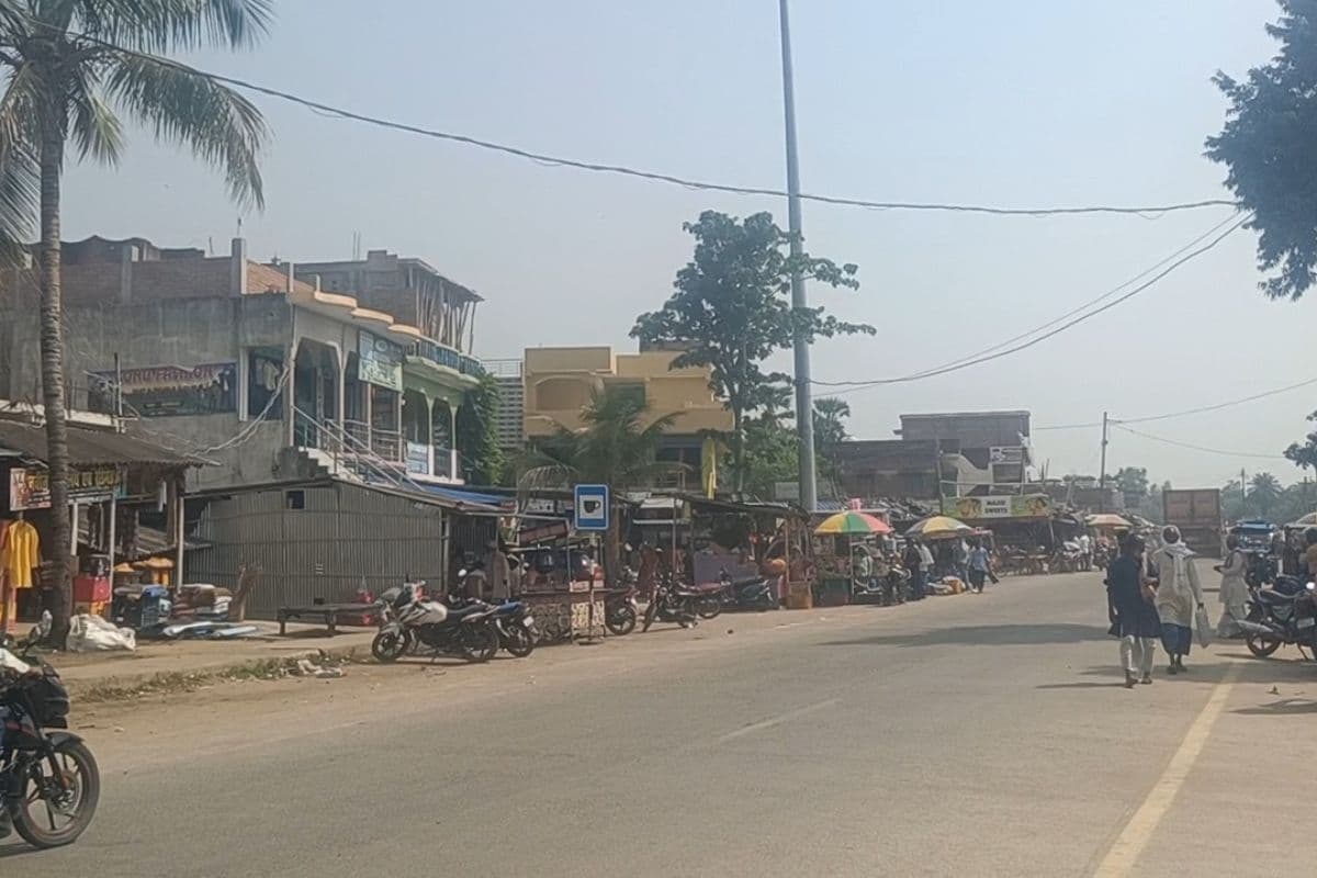 कुर्माहाट को अतिक्रमण मुक्त कराने ग्रामीणों ने सीओ से लगायी गुहार
