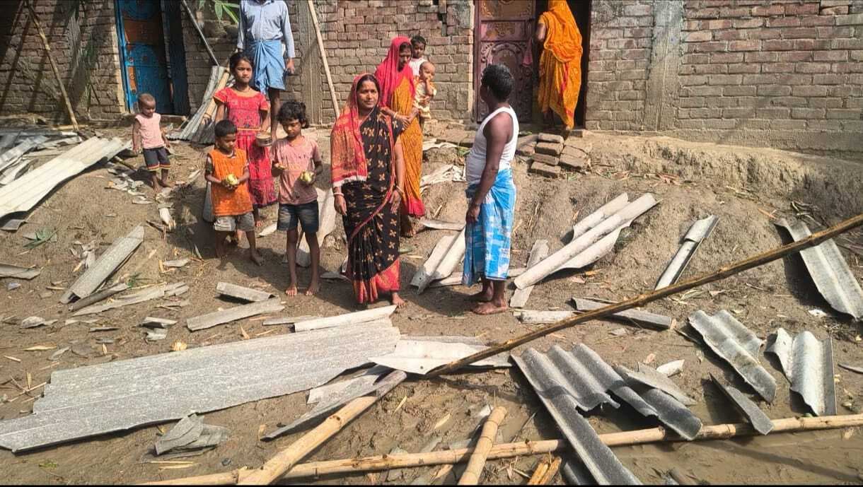 आंधी-पानी000 राजमहल में कई गांवों में कच्चे मकान और छतें क्षतिग्रस्त