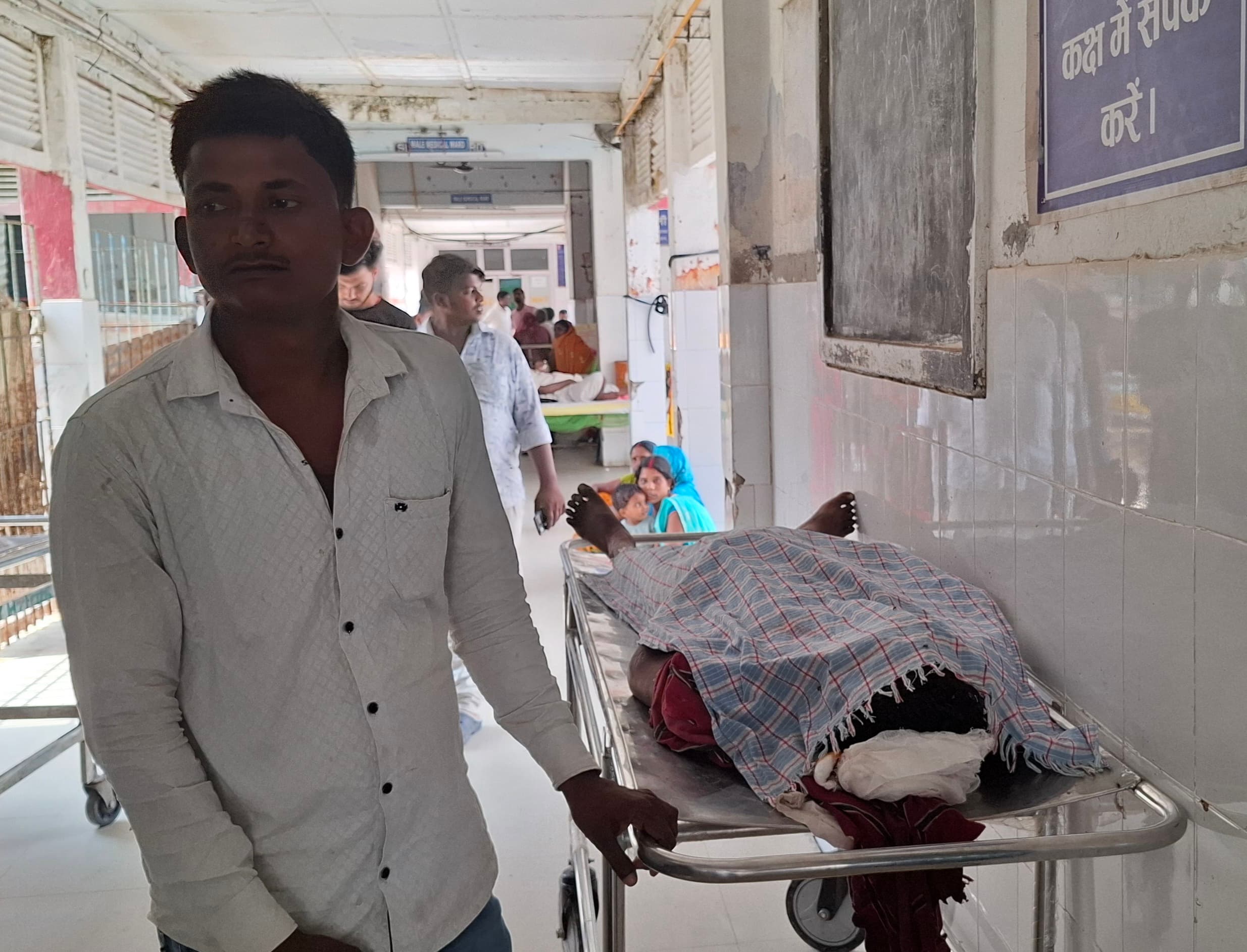 नवगछिया जा रही बस से गिरकर गेड़ाबाड़ी के कंडक्टर की मौत, कुर्सेला पुल पर हुआ हादसा